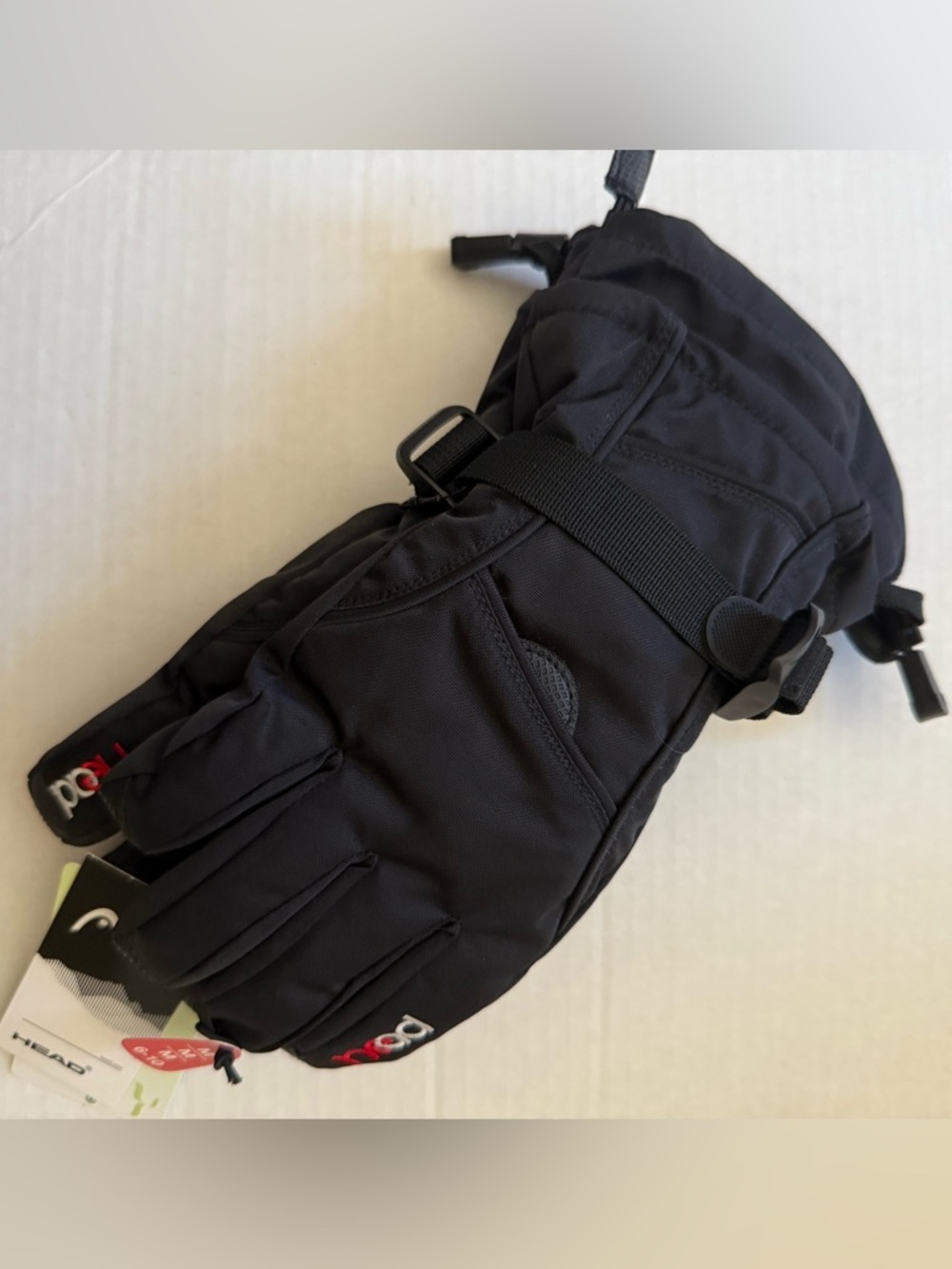 Head Junior Model Ski /Winter Gloves. NWT. Medium (6-10).